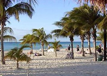 isla-mujeres-play-beachcombing2